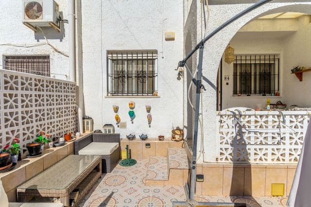 2 bedroom Townhouse for sale in Avenida Habaneras - Curva de Palangre, Torrevieja with pool - € 153,000 (Ref: 9452869)