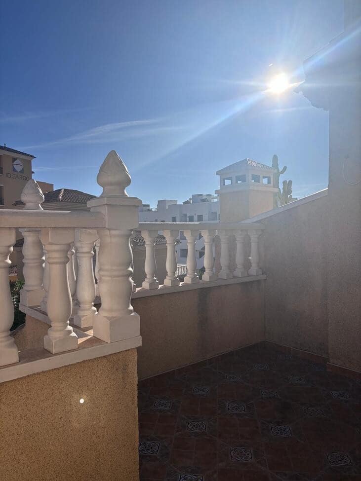 2 makuuhuone Omakotitalo myytävänä paikassa Villamartin mukana uima-altaan - 164 950 € (Ref: 9453029)