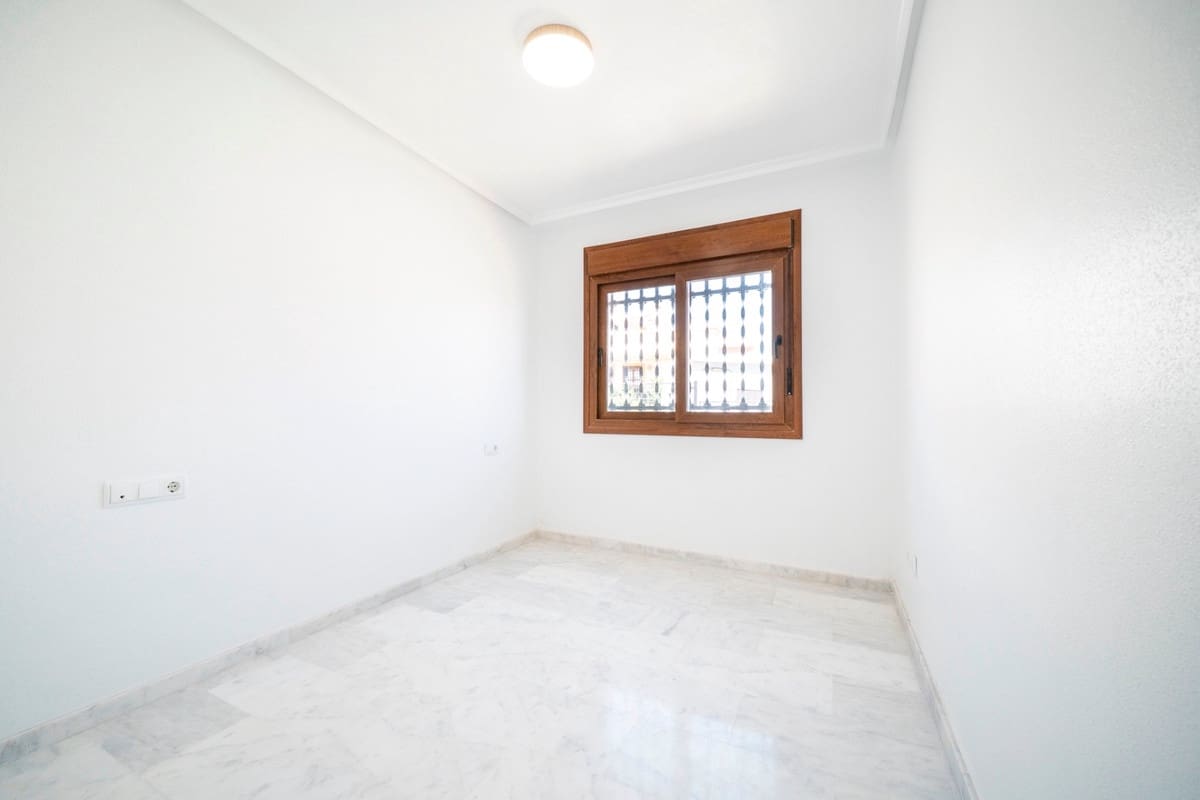 2 soverom Villa til salgs i San Miguel de Salinas med svømmebasseng - € 179 000 (Ref: 9453032)