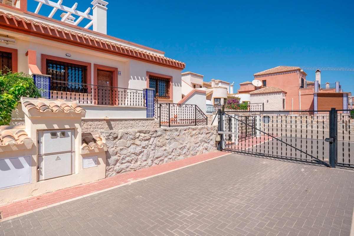 2 soverom Villa til salgs i San Miguel de Salinas med svømmebasseng - € 179 000 (Ref: 9453032)