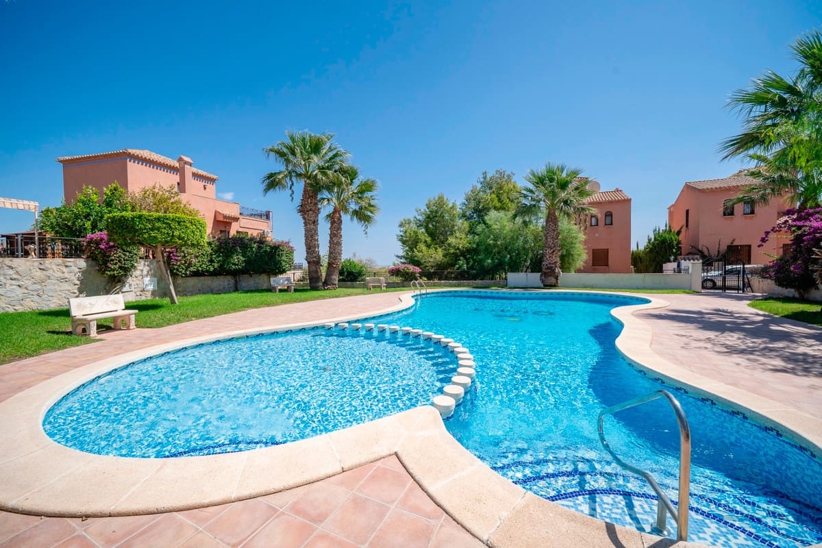 2 soverom Villa til salgs i San Miguel de Salinas med svømmebasseng - € 179 000 (Ref: 9453032)