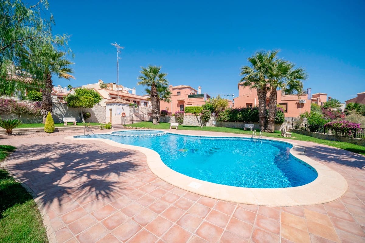 2 soverom Villa til salgs i San Miguel de Salinas med svømmebasseng - € 179 000 (Ref: 9453032)