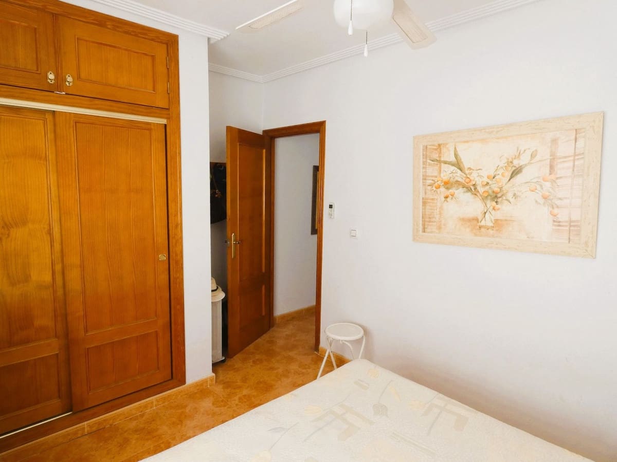 2 soverom Villa til salgs i Torrevieja med svømmebasseng - € 179 000 (Ref: 9453134)