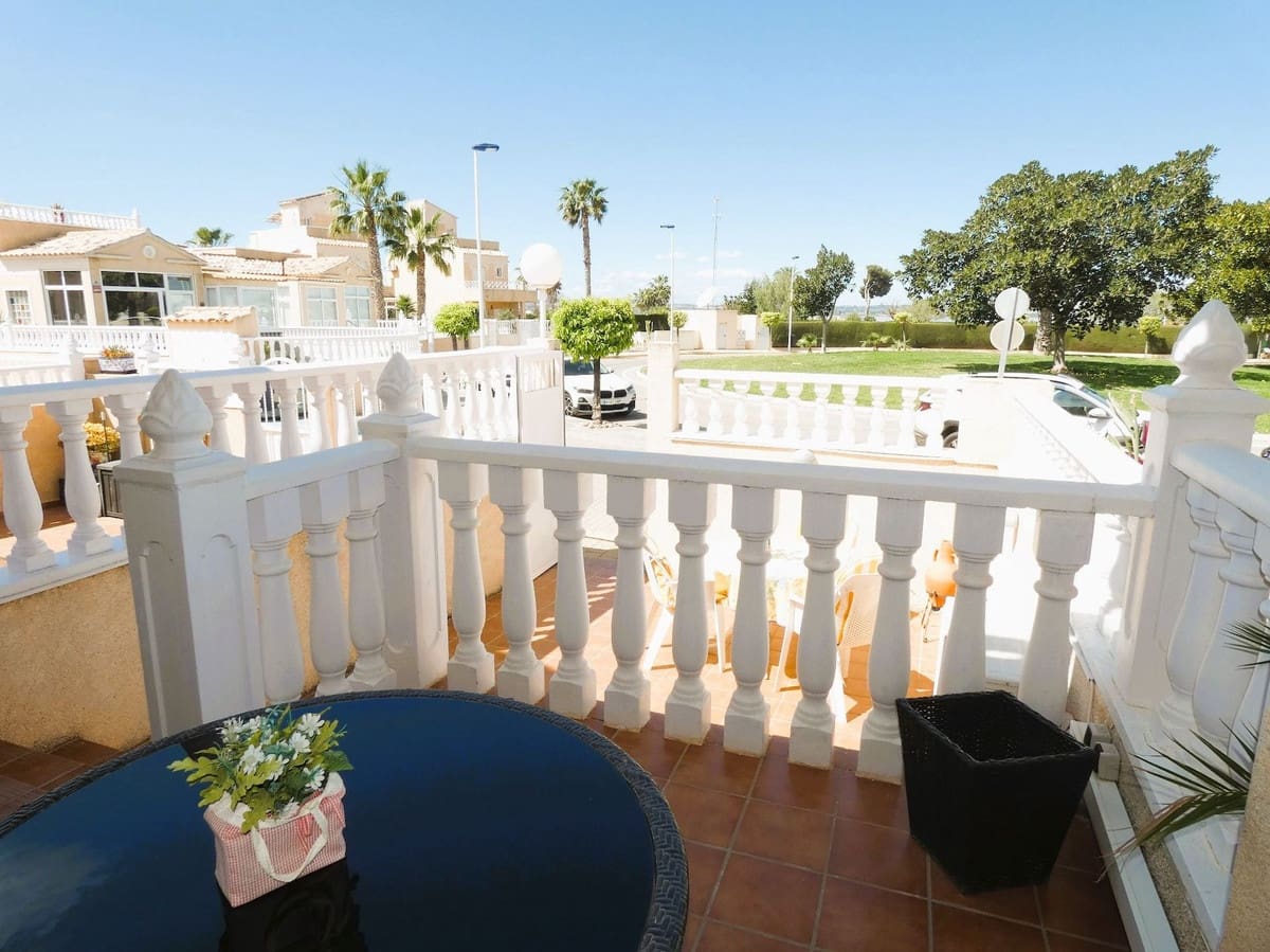 2 soverom Villa til salgs i Torrevieja med svømmebasseng - € 179 000 (Ref: 9453134)