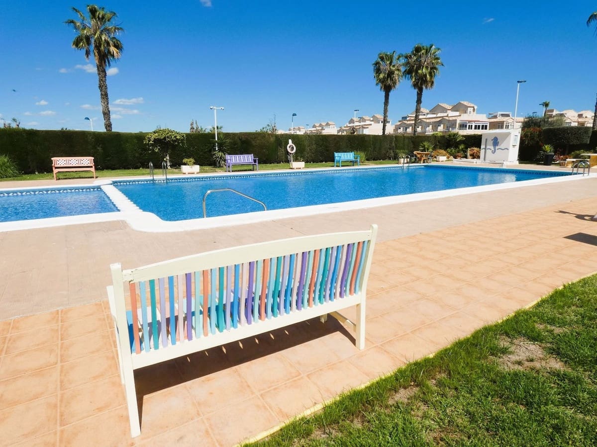 2 soverom Villa til salgs i Torrevieja med svømmebasseng - € 179 000 (Ref: 9453134)