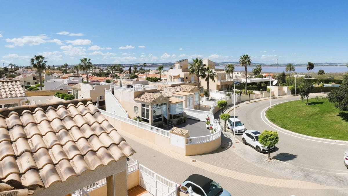 2 soverom Villa til salgs i Torrevieja med svømmebasseng - € 179 000 (Ref: 9453134)