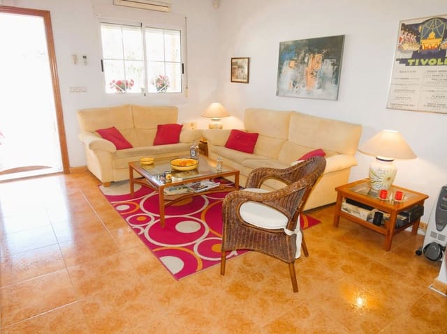 2 sypialnia Willa na sprzedaż w El Chaparral, Torrevieja z basenem - 179 000 € (Ref: 9453134)