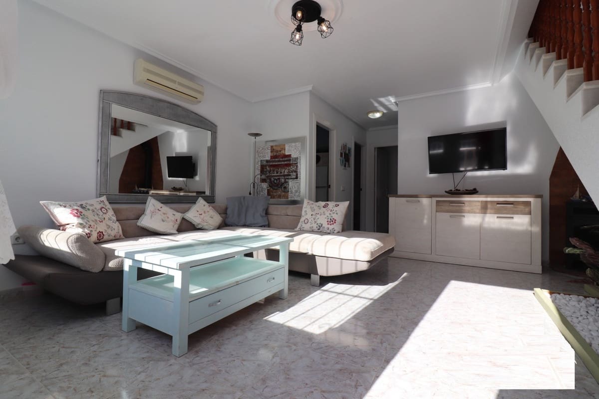 3 makuuhuone Huvila myytävänä paikassa Ciudad Quesada mukana uima-altaan - 179 950 € (Ref: 9453135)