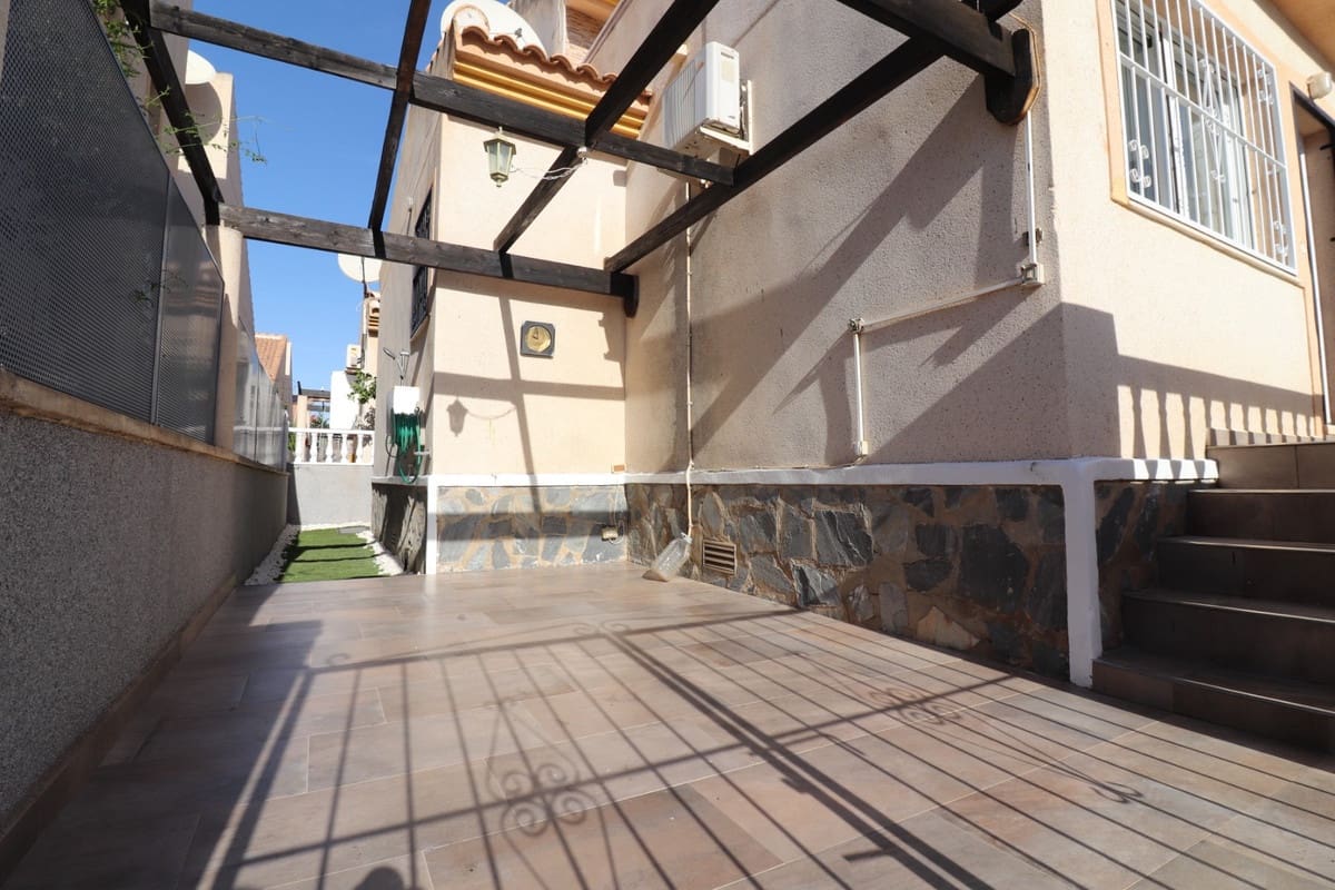 3 makuuhuone Huvila myytävänä paikassa Ciudad Quesada mukana uima-altaan - 179 950 € (Ref: 9453135)