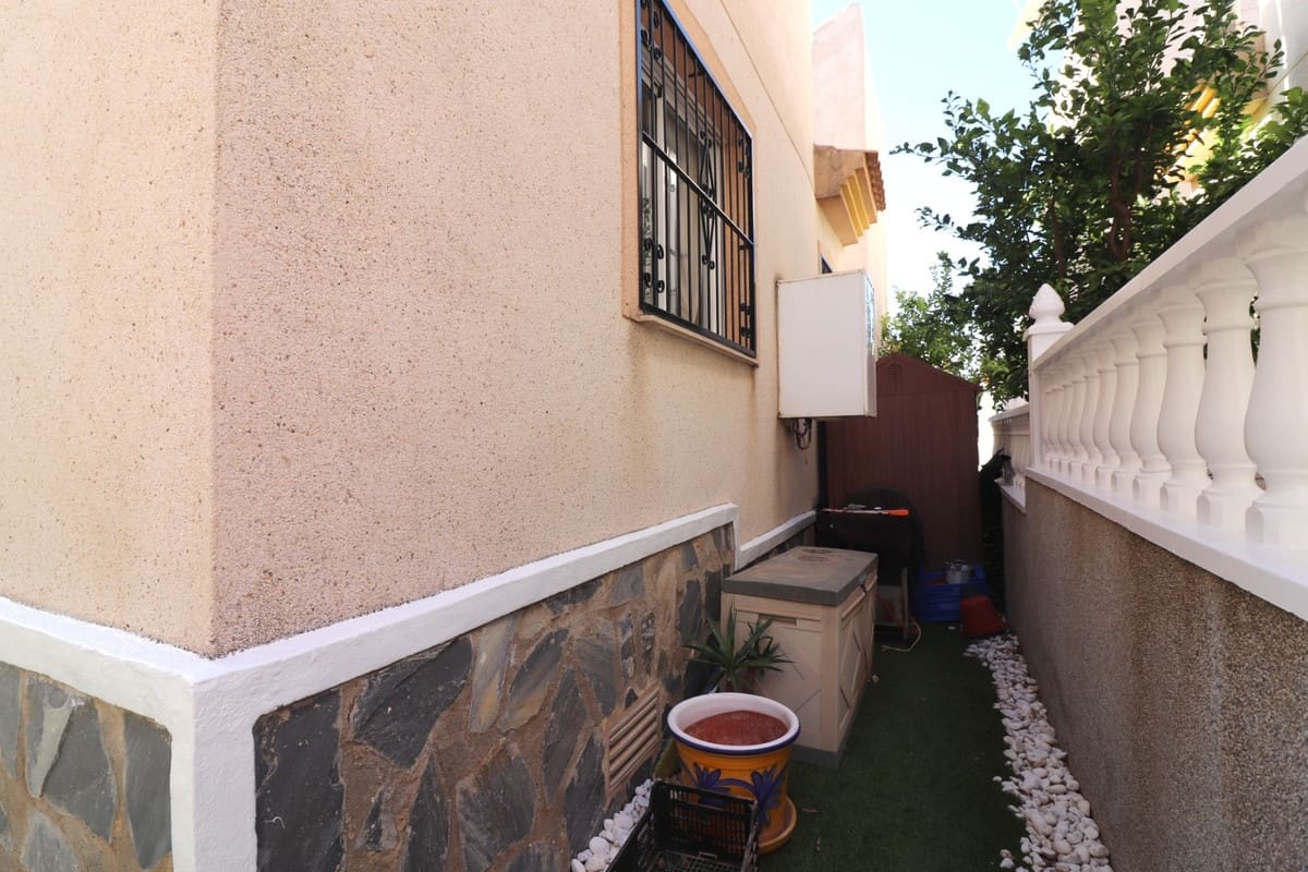 3 makuuhuone Huvila myytävänä paikassa Ciudad Quesada mukana uima-altaan - 179 950 € (Ref: 9453135)