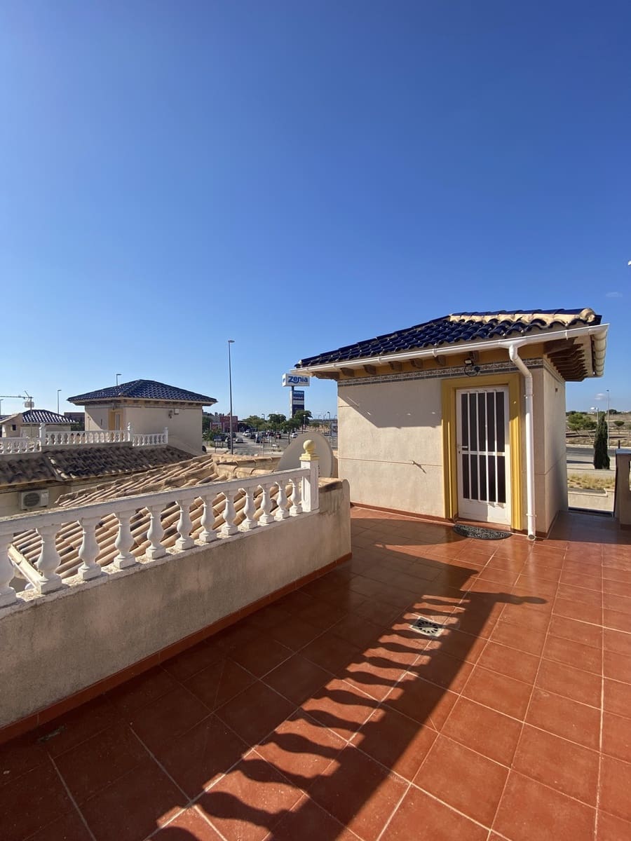 5 quarto Moradia para venda em La Zenia com piscina garagem - 360 000 € (Ref: 9466138)