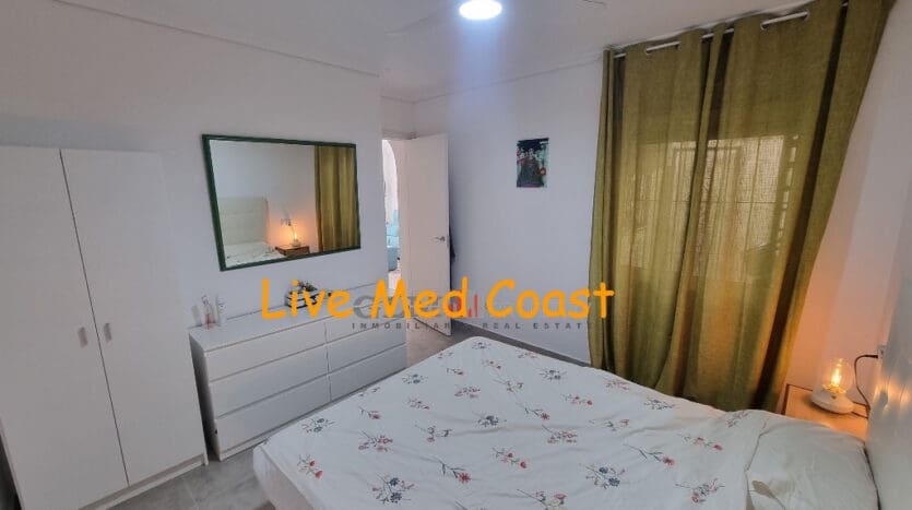 2 makuuhuone Omakotitalo myytävänä paikassa Los Narejos mukana 
autotalli - 129 000 € (Ref: 9468018)