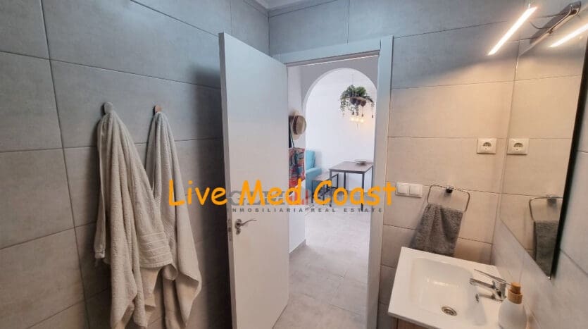 2 makuuhuone Omakotitalo myytävänä paikassa Los Narejos mukana 
autotalli - 129 000 € (Ref: 9468018)