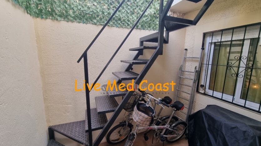 2 makuuhuone Omakotitalo myytävänä paikassa Los Narejos mukana 
autotalli - 129 000 € (Ref: 9468018)