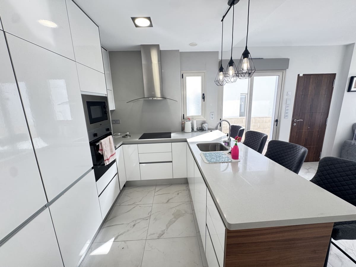 5 bedroom Villa for sale in Villamartin with pool - € 480,000 (Ref: 9470921)