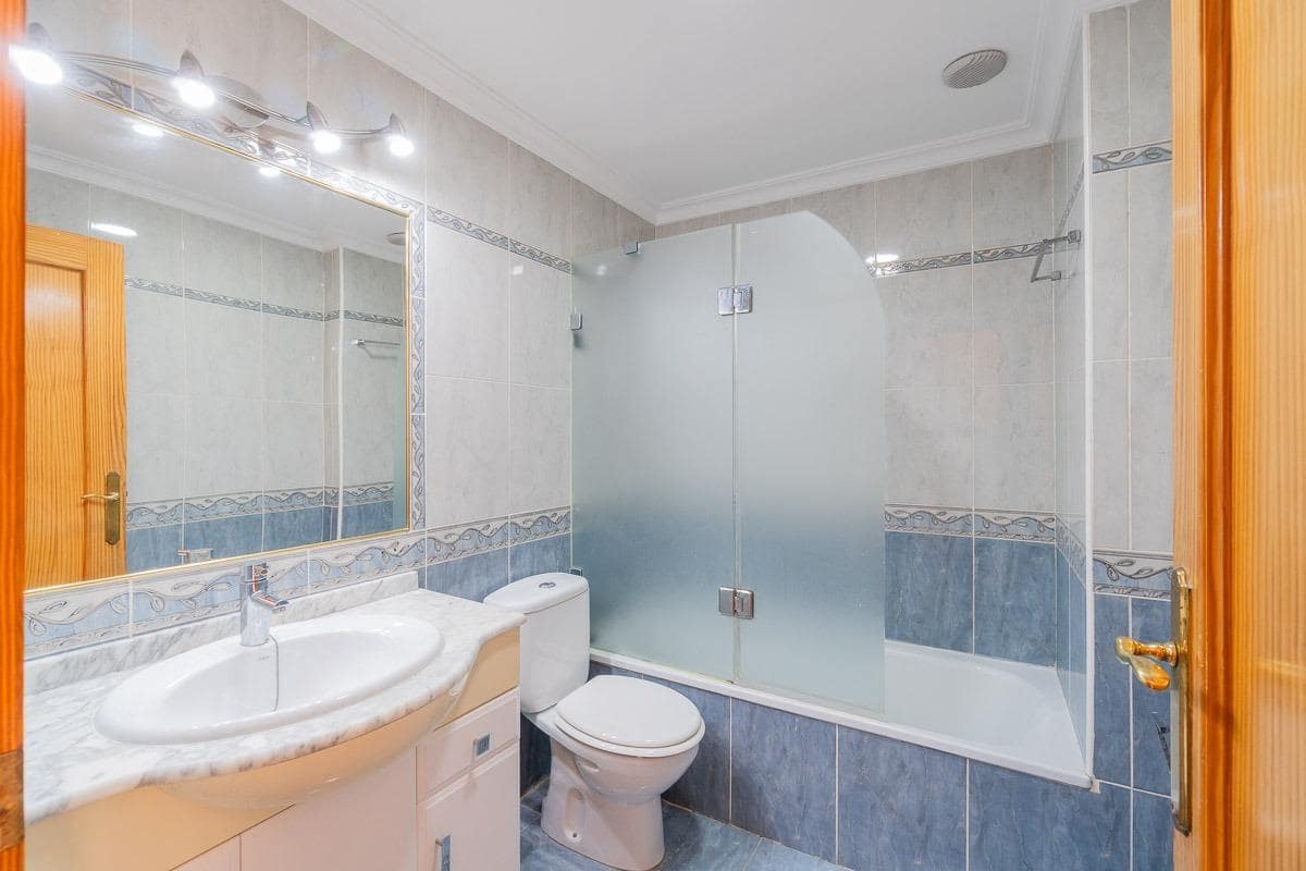 3 bedroom Apartment for sale in Torrevieja - € 209,000 (Ref: 9470924)