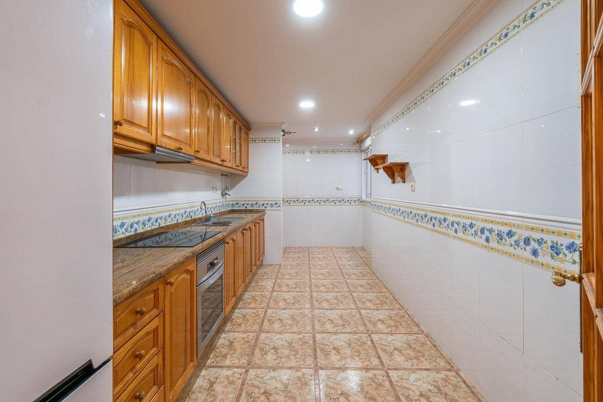 3 bedroom Apartment for sale in Torrevieja - € 209,000 (Ref: 9470924)
