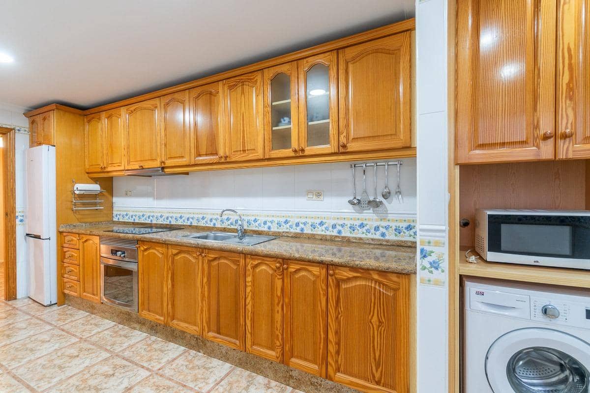 3 bedroom Apartment for sale in Torrevieja - € 209,000 (Ref: 9470924)