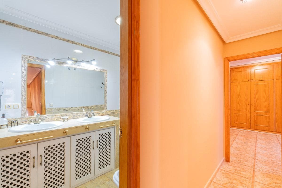 3 bedroom Apartment for sale in Torrevieja - € 209,000 (Ref: 9470924)