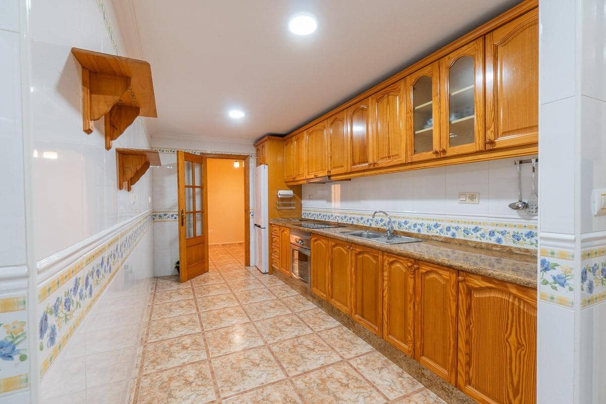 3 bedroom Apartment for sale in Torrevieja - € 209,000 (Ref: 9470924)