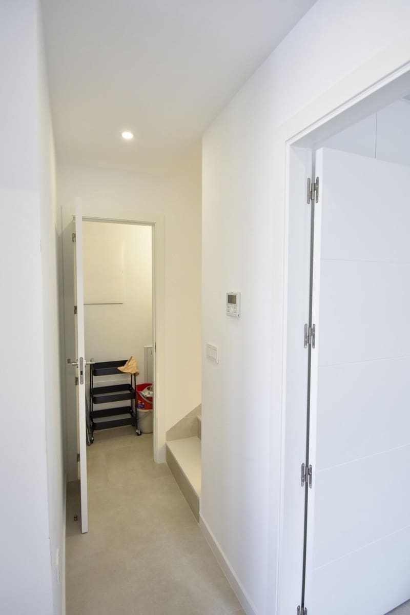 3 soveværelse Villa til salg i San Pedro del Pinatar med swimmingpool garage - € 439.000 (Ref: 9471109)