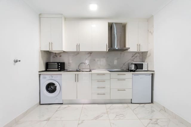 2 bedroom Apartment for sale in Puerto Deportivo, Torrevieja with pool - € 129,900 (Ref: 9476274)