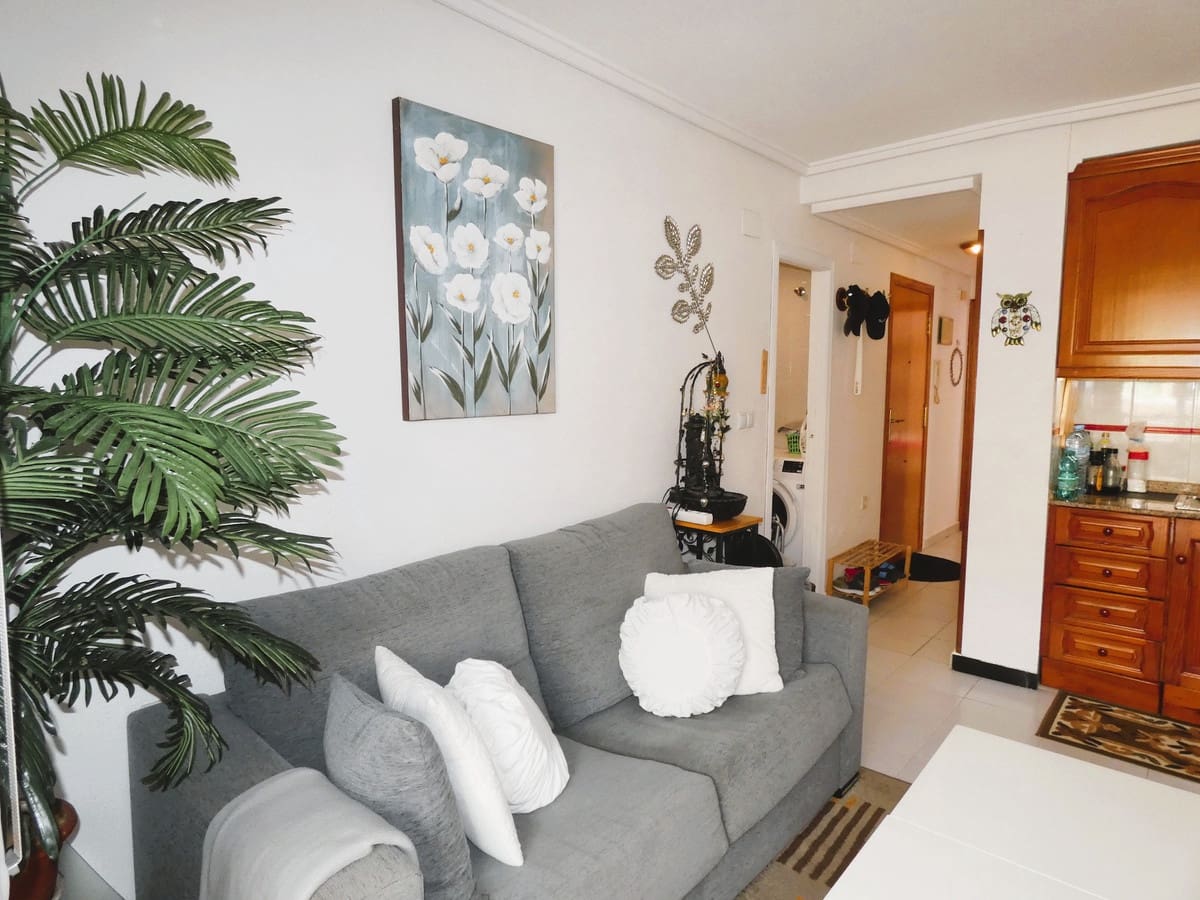 2 chambre Penthouse à vendre à Torrevieja - 110 000 € (Ref: 9476275)