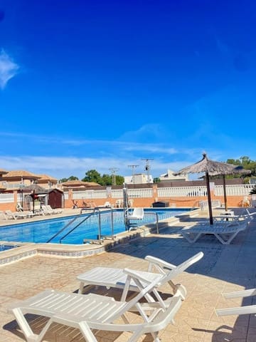 Apartamento de 2 habitaciones en Punta Prima, Torrevieja en venta con piscina - 132.000 € (Ref: 9476276)