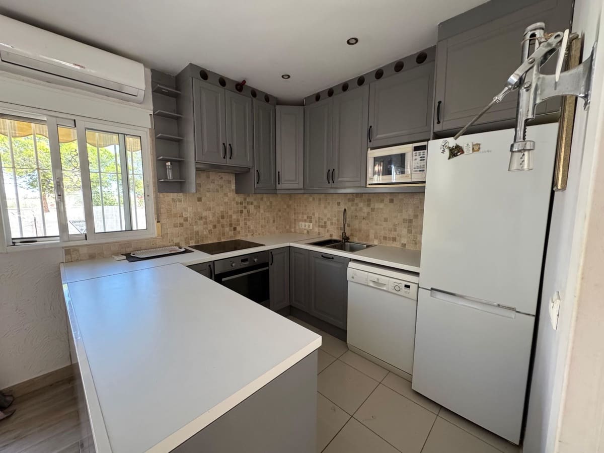 2 soveværelse Byhus til salg i La Mata med swimmingpool - € 129.900 (Ref: 9476279)