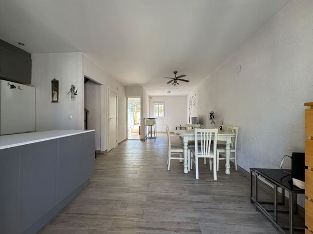 2 soveværelse Byhus til salg i La Mata, Torrevieja med swimmingpool - € 129.900 (Ref: 9476279)