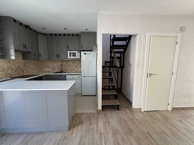 2 soveværelse Byhus til salg i La Mata, Torrevieja med swimmingpool - € 129.900 (Ref: 9476279)