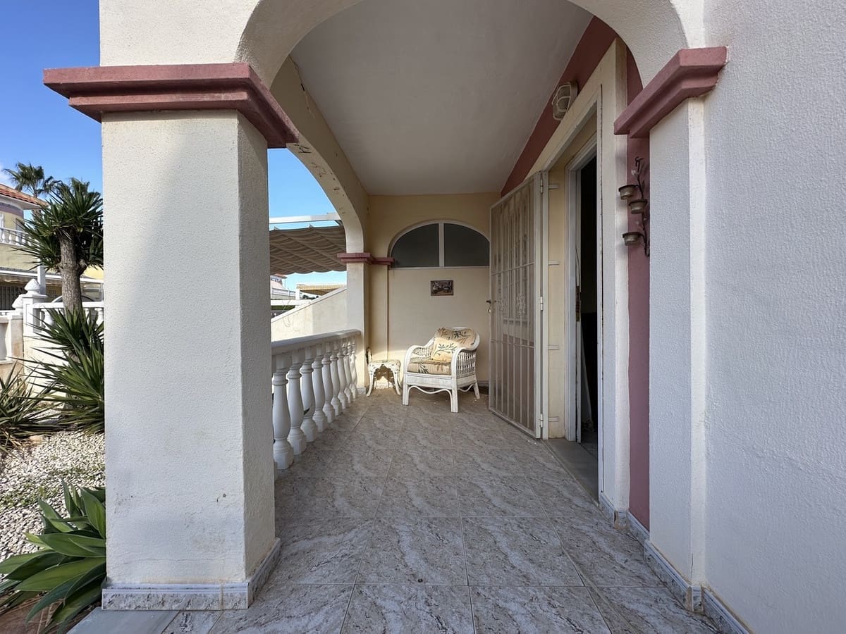 2 quarto Casa em Banda para venda em Cabo Roig com piscina - 160 000 € (Ref: 9476282)