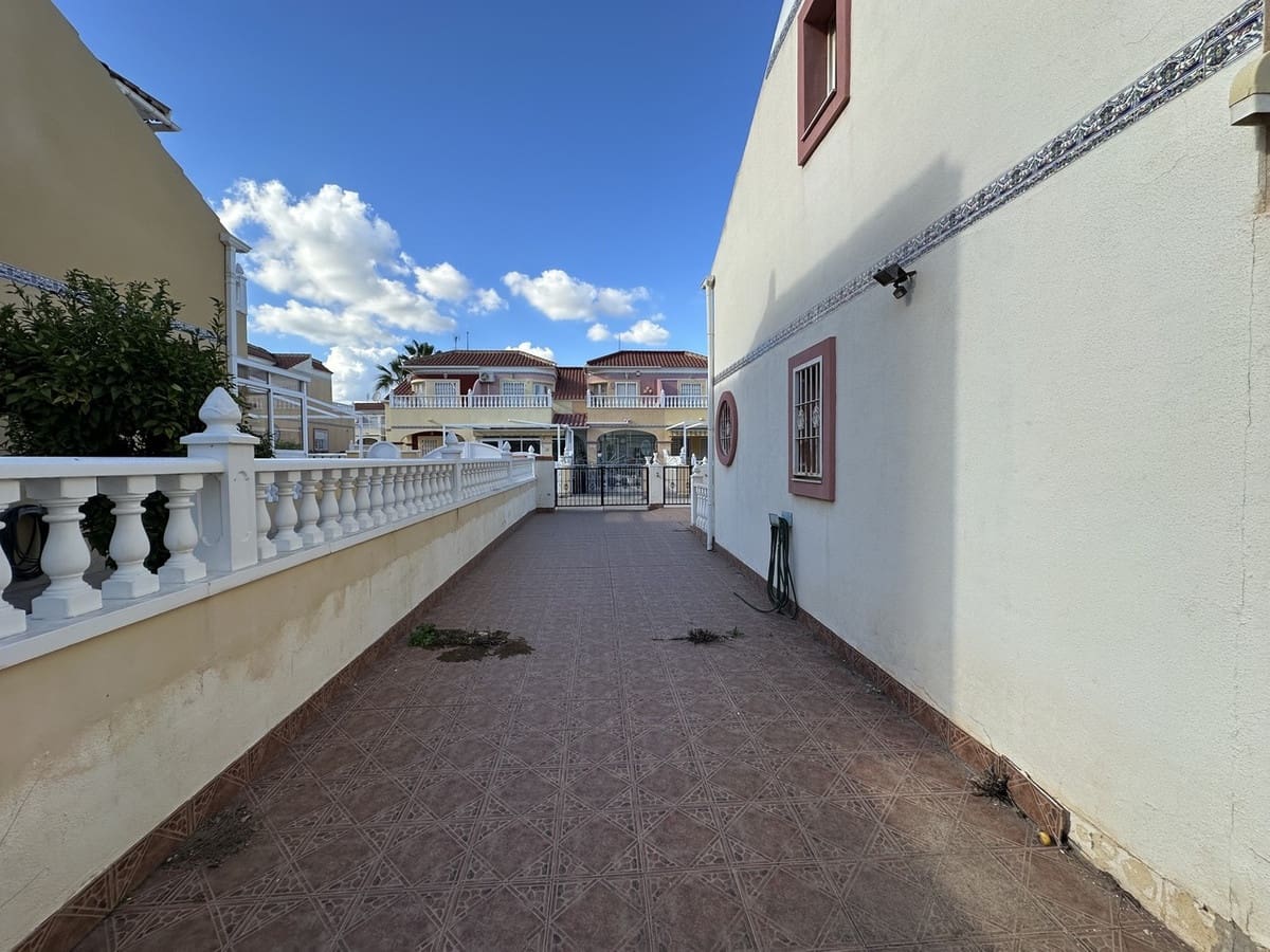 2 quarto Casa em Banda para venda em Cabo Roig com piscina - 160 000 € (Ref: 9476282)