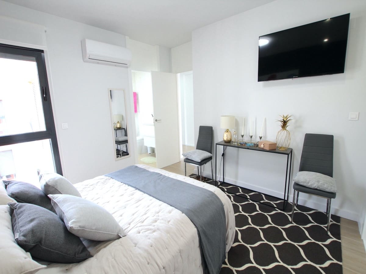 2 quarto Penthouse para venda em Villamartin com piscina - 285 000 € (Ref: 9499624)