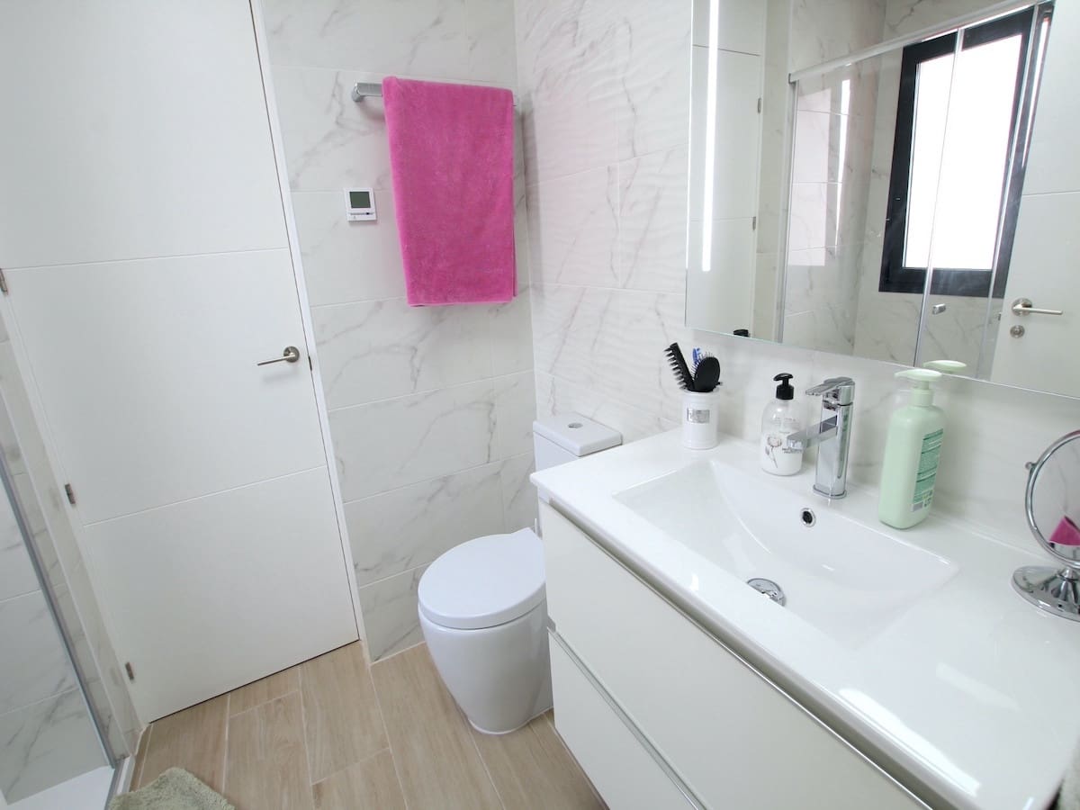 2 quarto Penthouse para venda em Villamartin com piscina - 285 000 € (Ref: 9499624)