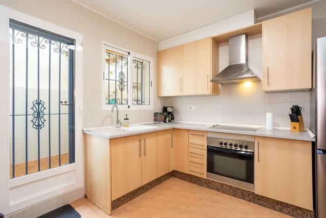 3 quarto Casa em Banda para venda em Villamartin, Orihuela com piscina - 249 000 € (Ref: 9501793)