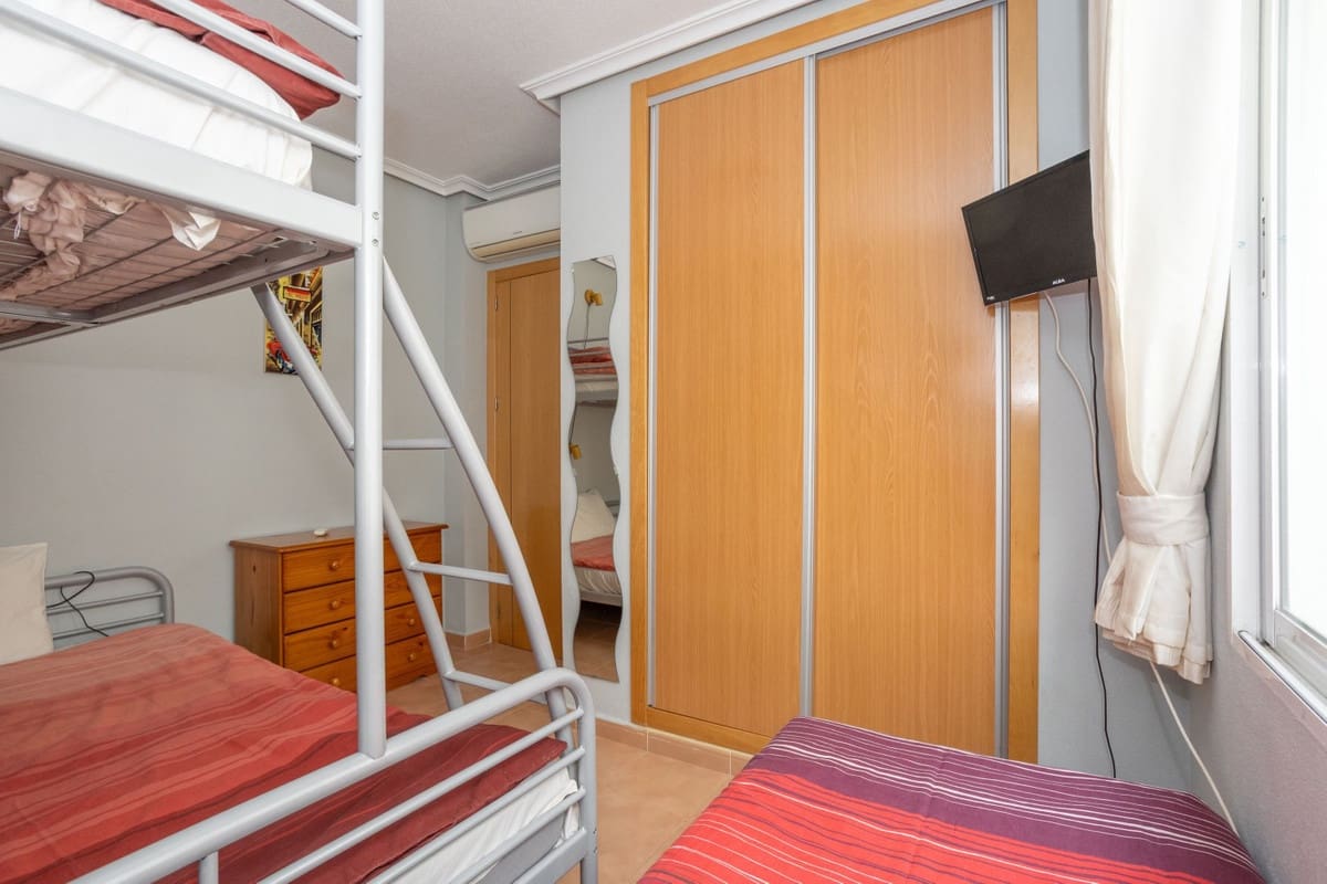 3 quarto Casa em Banda para venda em Villamartin com piscina - 249 000 € (Ref: 9501793)