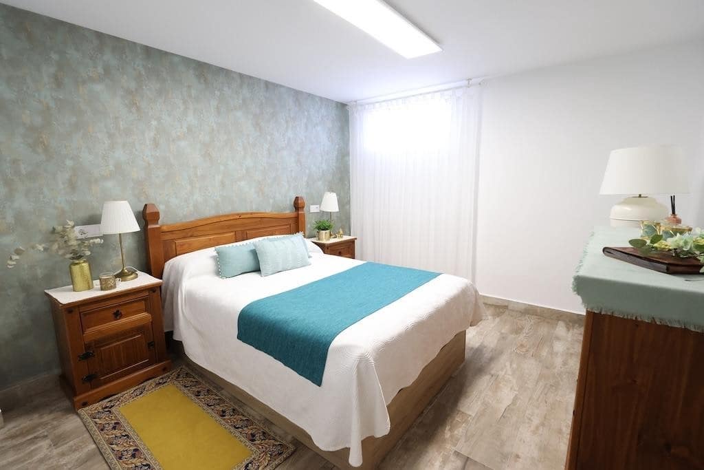 4 bedroom Villa for sale in Villamartin with pool - € 435,000 (Ref: 9501796)