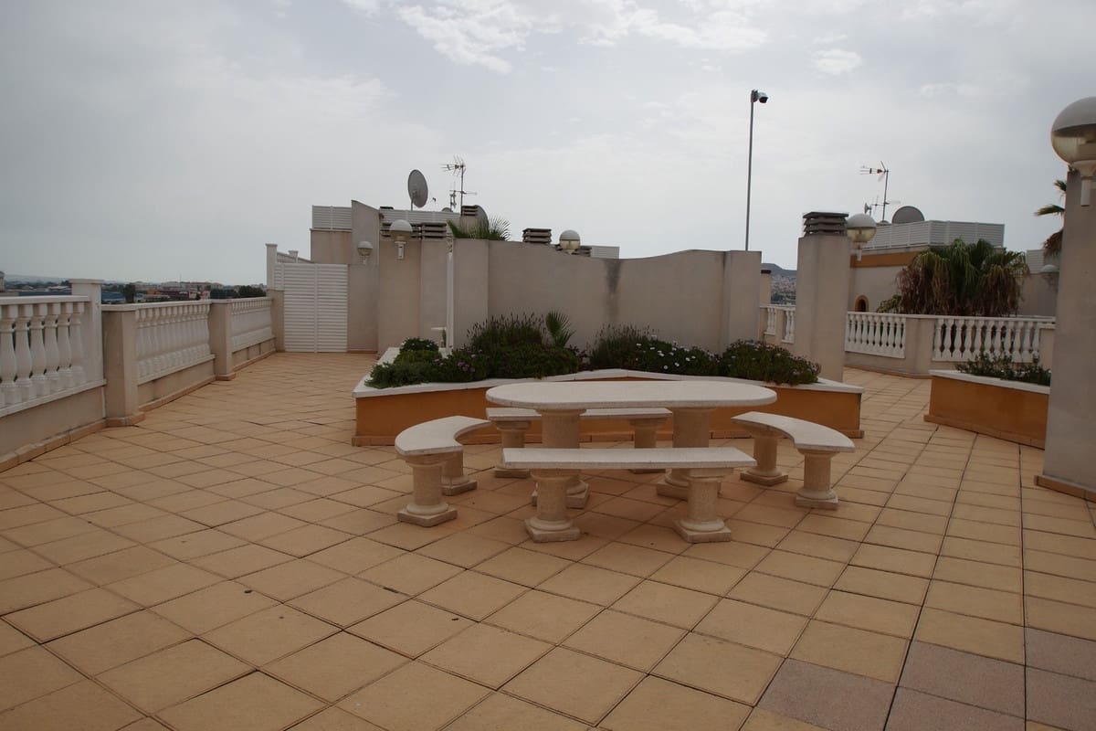 2 bedroom Apartment for sale in Formentera del Segura with pool - € 100,000 (Ref: 9501798)