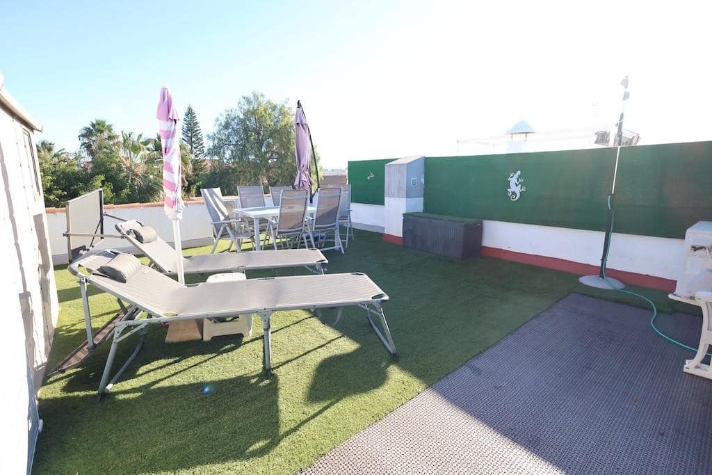 3 makuuhuone Kattohuoneisto myytävänä paikassa Torrevieja mukana uima-altaan - 139 000 € (Ref: 9501800)