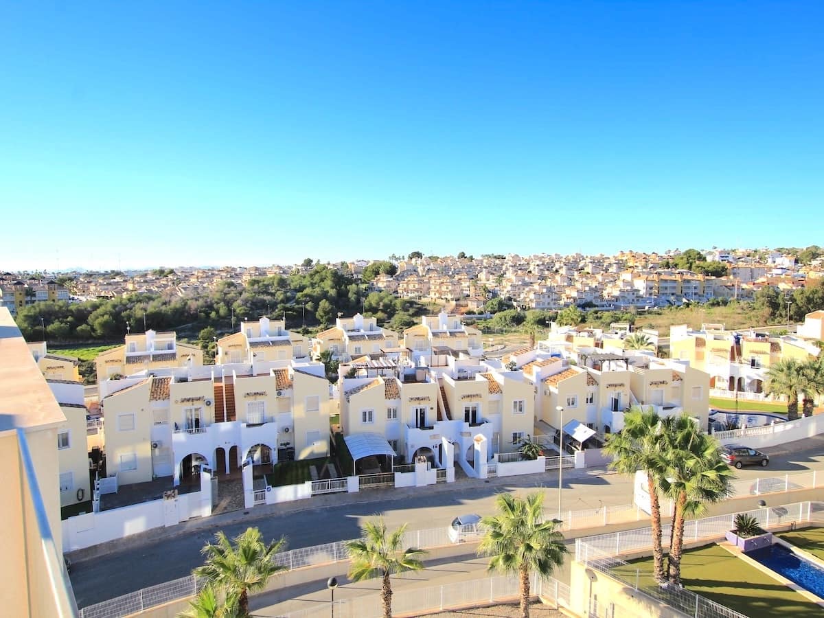 2 bedroom Penthouse for sale in Villamartin with pool garage - € 235,000 (Ref: 9501802)
