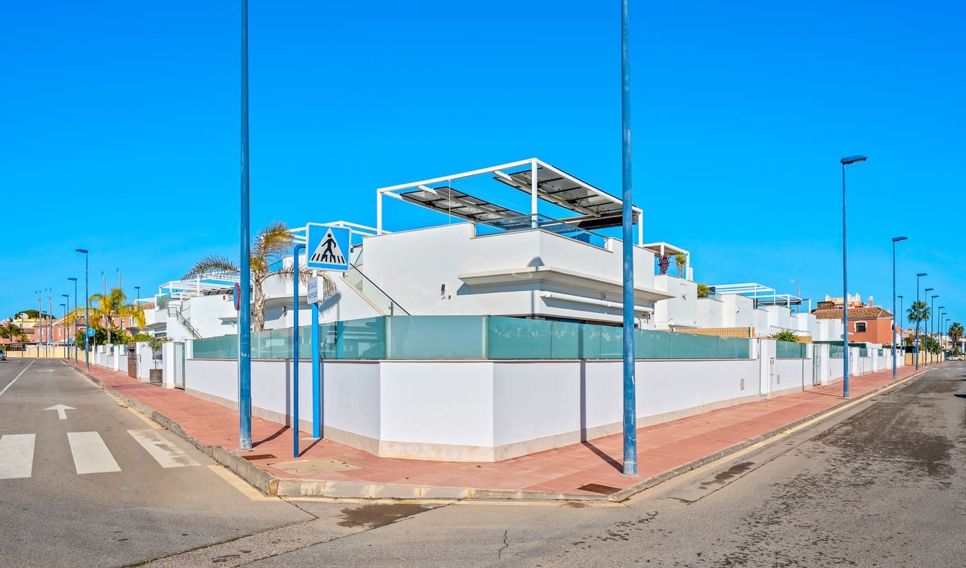 3 bedroom Villa for sale in Los Alcazares with pool garage - € 349,900 (Ref: 9503626)