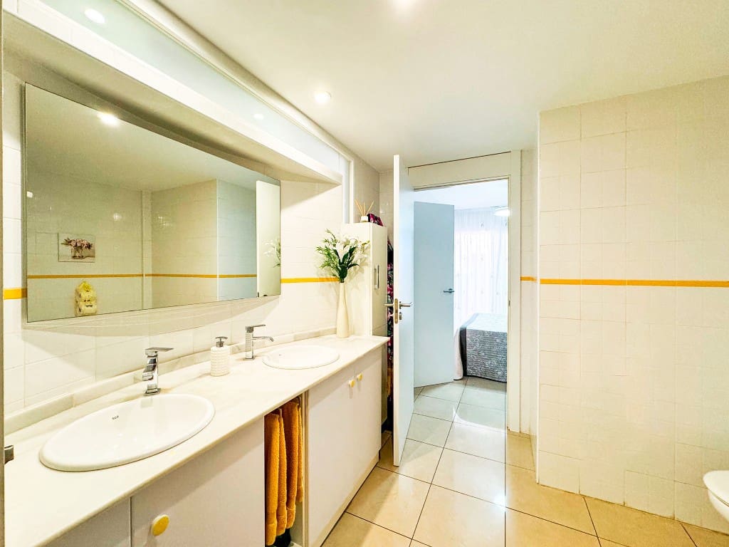 2 bedroom Apartment for sale in Playa Flamenca with pool garage - € 270,000 (Ref: 9508219)