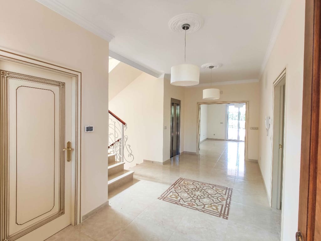 6 bedroom Villa for sale in Cabo Roig with pool garage - € 1,700,000 (Ref: 9508220)