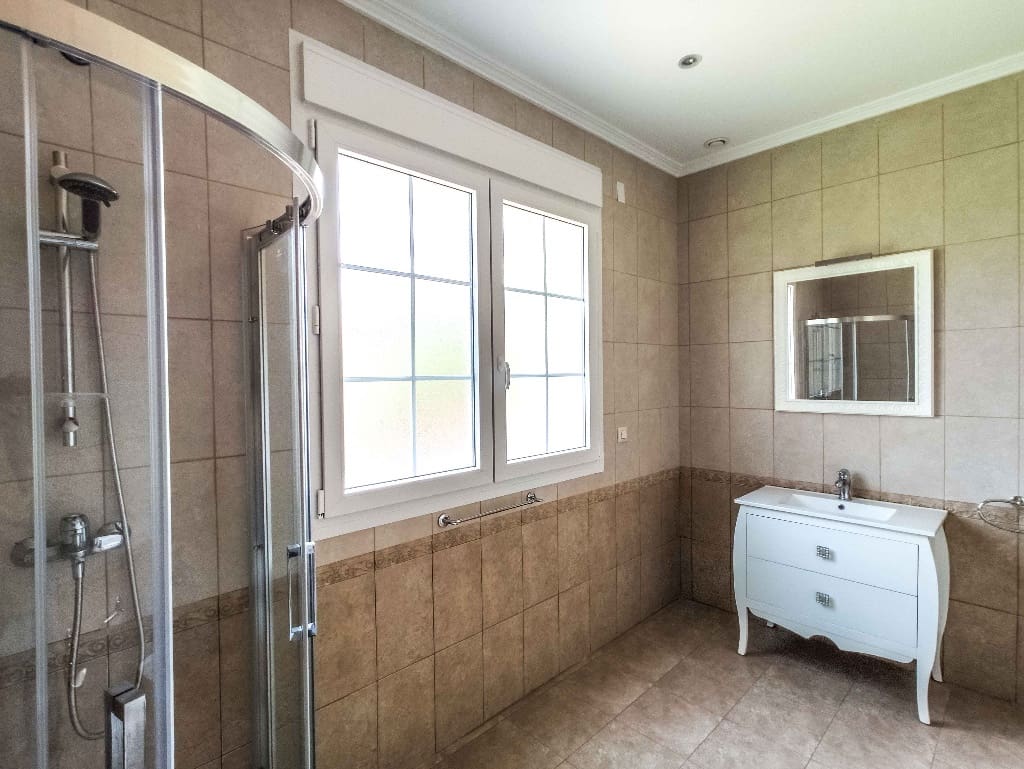 6 bedroom Villa for sale in Cabo Roig with pool garage - € 1,700,000 (Ref: 9508220)