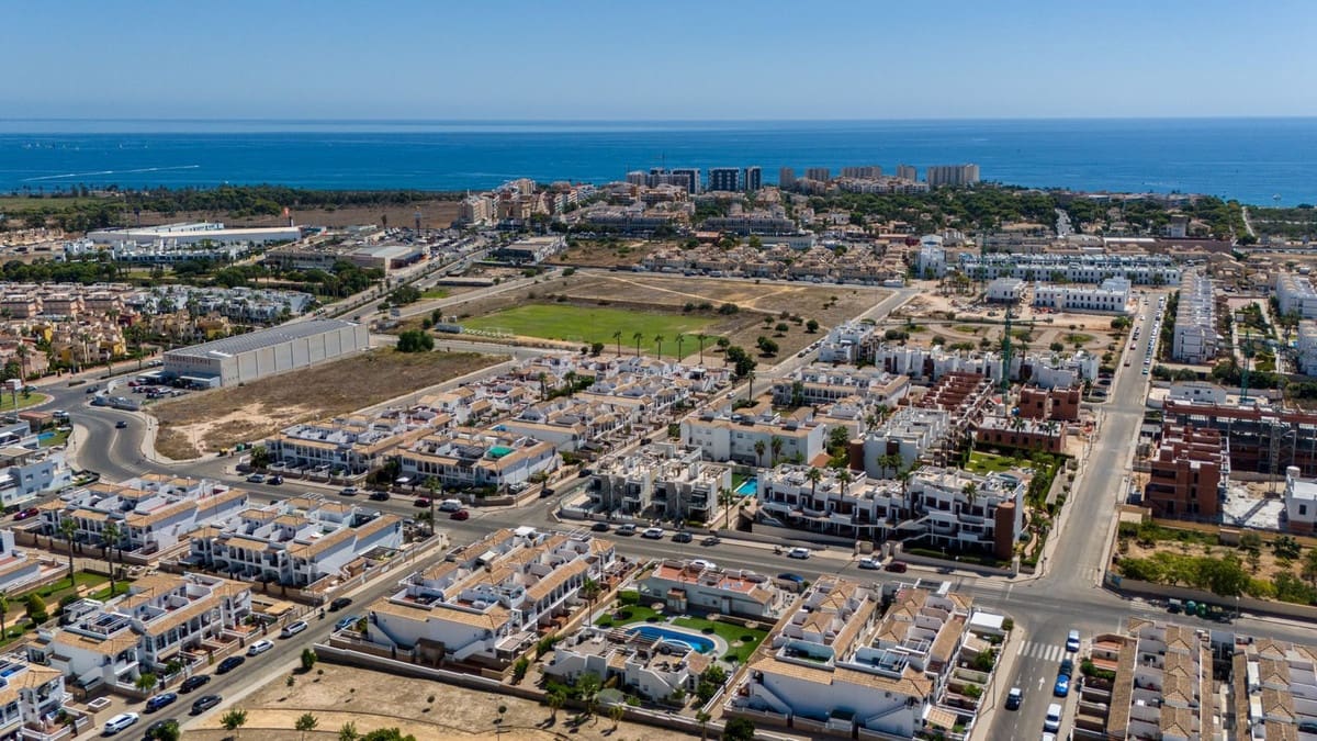 2 sypialnia Apartament na sprzedaż w Orihuela Costa z basenem garażem - 239 000 € (Ref: 9511930)