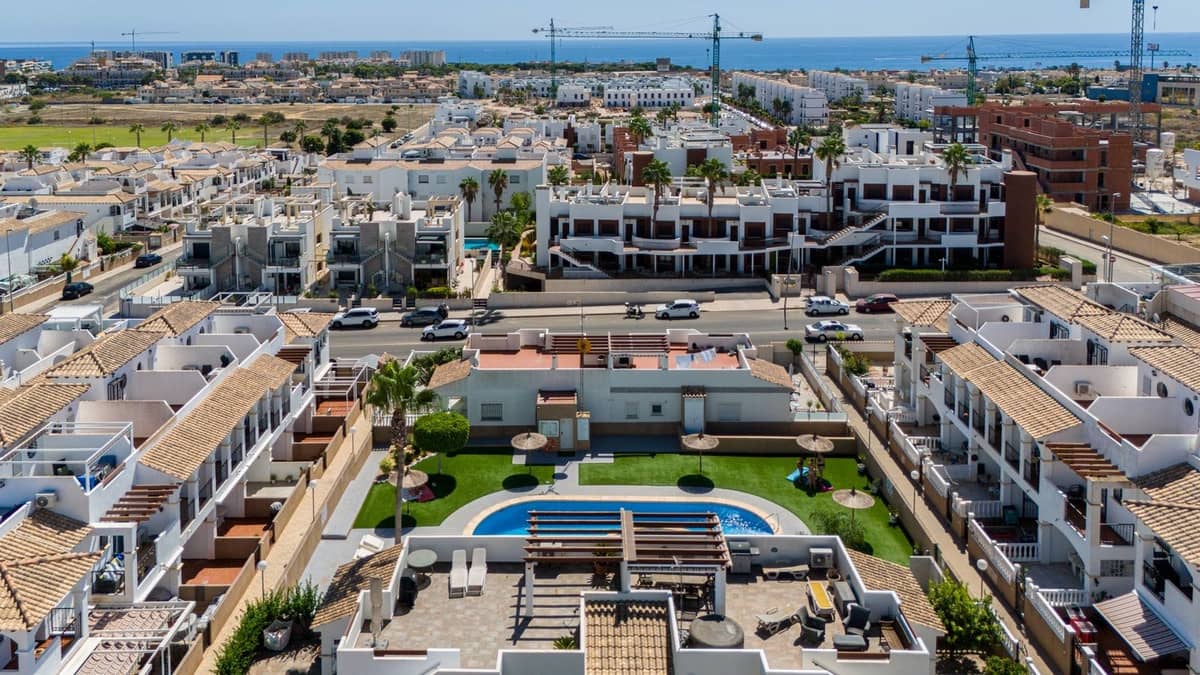 2 sypialnia Apartament na sprzedaż w Orihuela Costa z basenem garażem - 239 000 € (Ref: 9511930)