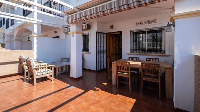 2 chambre Appartement à vendre à Punta Prima, Orihuela avec piscine garage - 219 000 € (Ref: 9511930)
