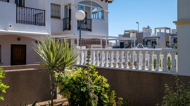 2 chambre Appartement à vendre à Punta Prima, Orihuela avec piscine garage - 219 000 € (Ref: 9511930)