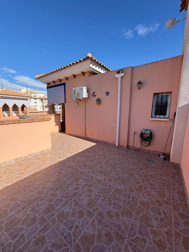 3 soverom Penthouse til salgs i Playa Flamenca med svømmebasseng garasje - € 185 000 (Ref: 9529363)